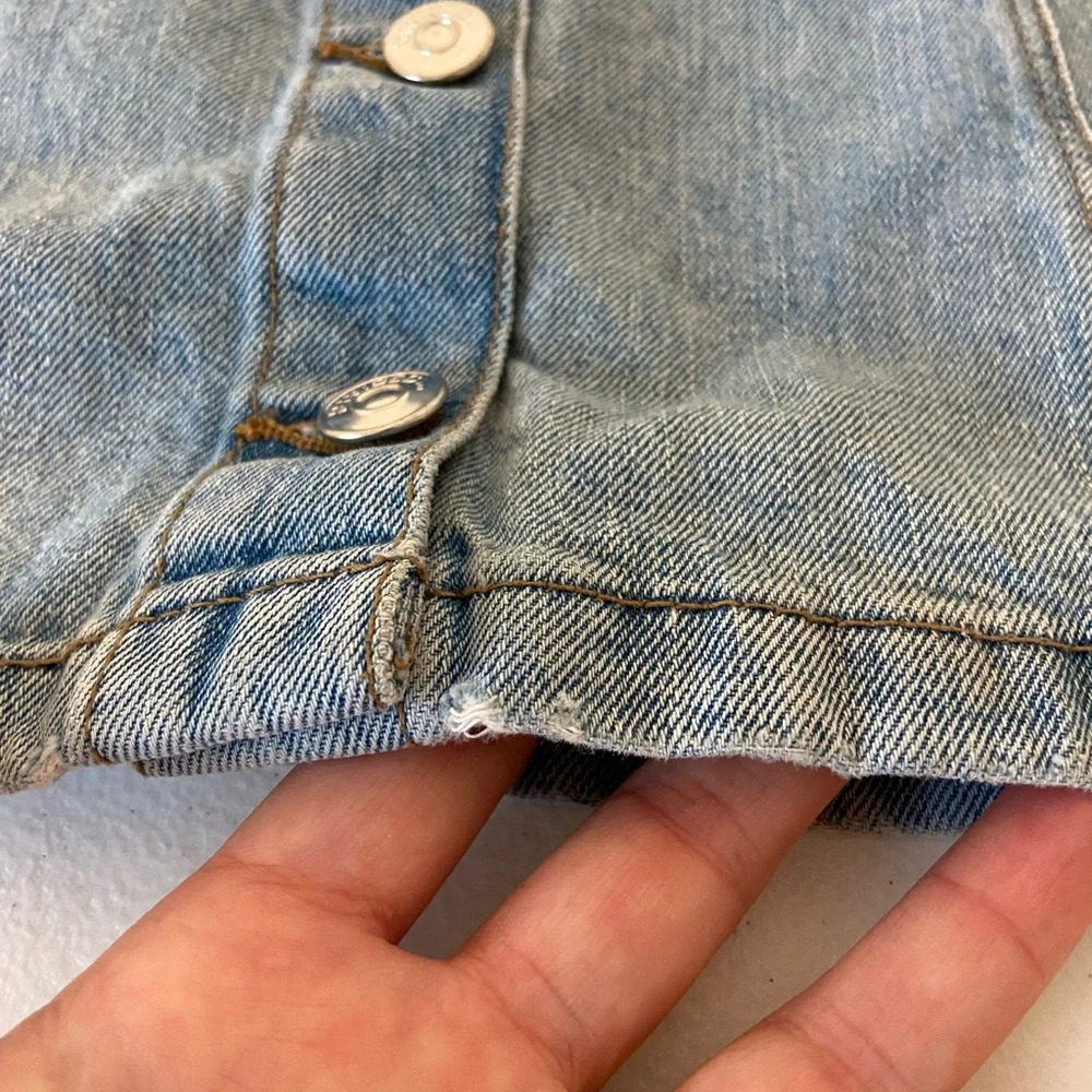 H&M Divided women’s button up light‎ wash denim miniskirt — size 2 - Picture 7 of 7